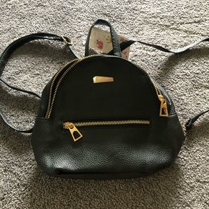 3/$16✨NWT Mini Black Backpack